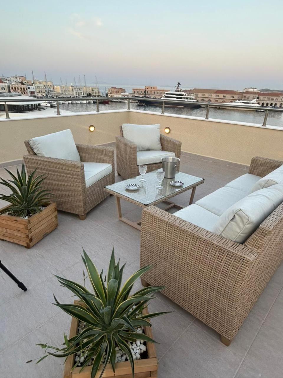 Emilia Suites Ermoúpoli Eksteriør bilde